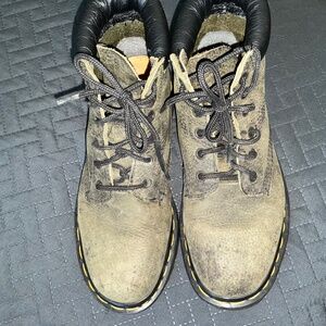 Dr. Martens 6-eyelet Lace Ankle Boot - Fit Women 7 - Olive Green Pebbled Leather